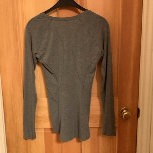 Grey Top - Picture 3 of 4